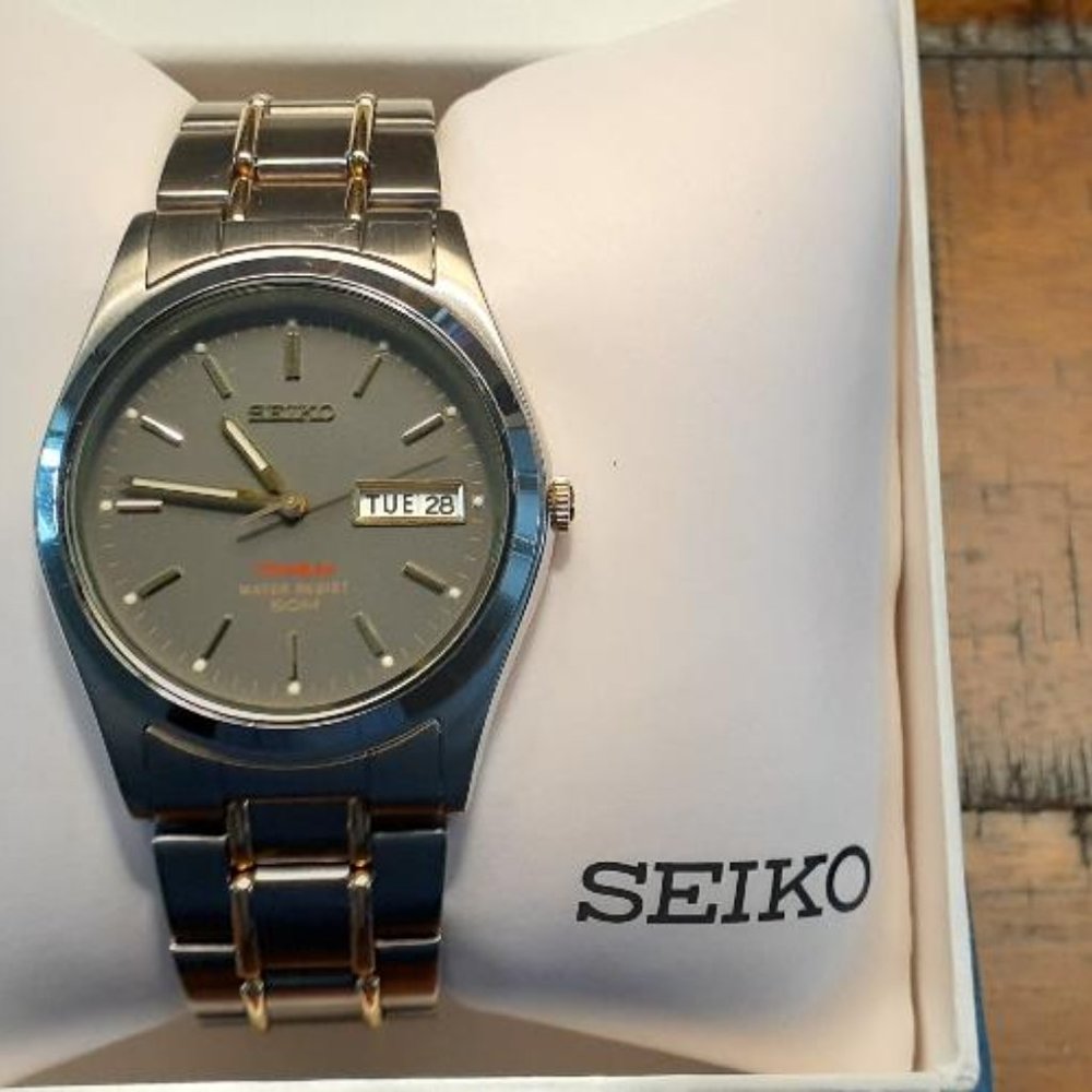 Men's Seiko Watch w/Box